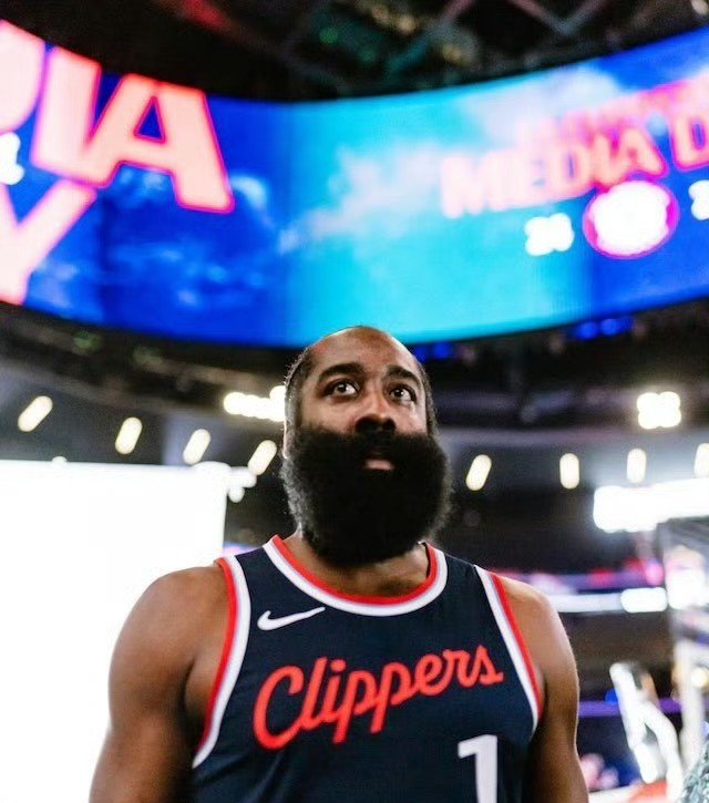 巴特勒焦点对战，哈登与50激战中国队分钟，夺冠胜负难料！